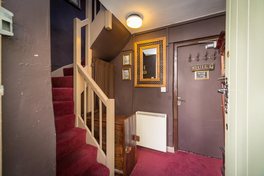 Trembling Madness Apartments York Extérieur photo