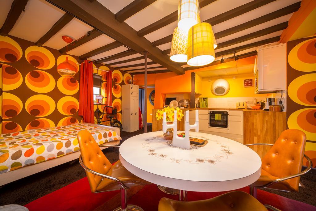 Trembling Madness Apartments York Extérieur photo