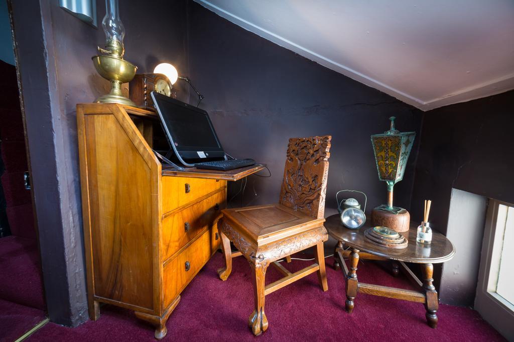 Trembling Madness Apartments York Extérieur photo