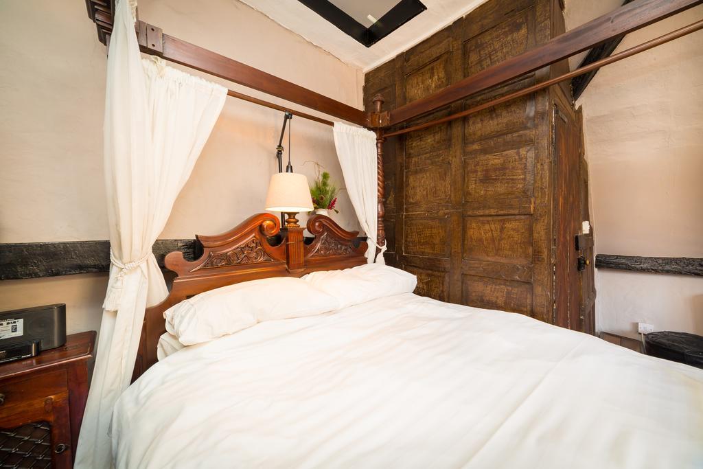 Trembling Madness Apartments York Extérieur photo
